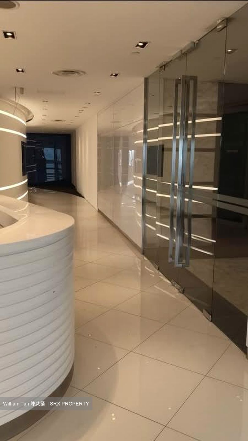 Gateway West (D7), Office #626069951